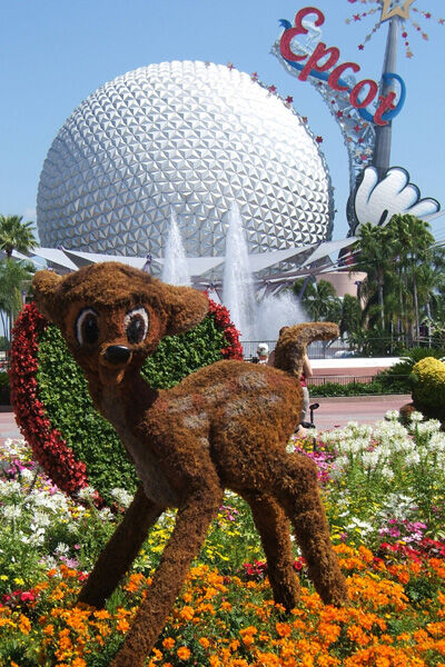File:Bambi Topiary.jpg