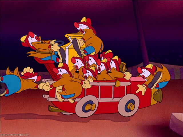 File:Dumbo-disneyscreencaps com-6903.jpg