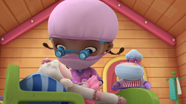 File:Doc operating lambie.jpg