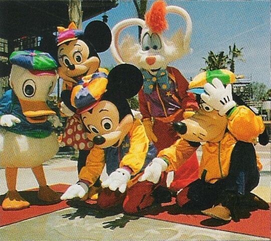 File:MickeyAtDisneyMGMStudios.jpg