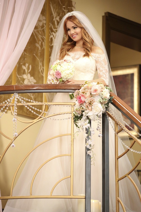 Imagen Jessie con su vestido de boda.jpg Disney Wiki FANDOM