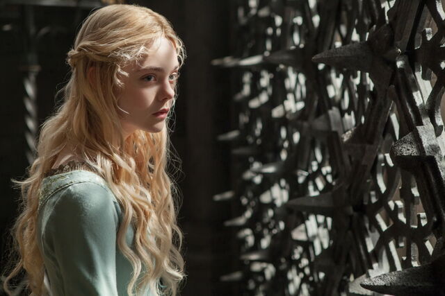 File:Aurora looks at Spikes.jpg