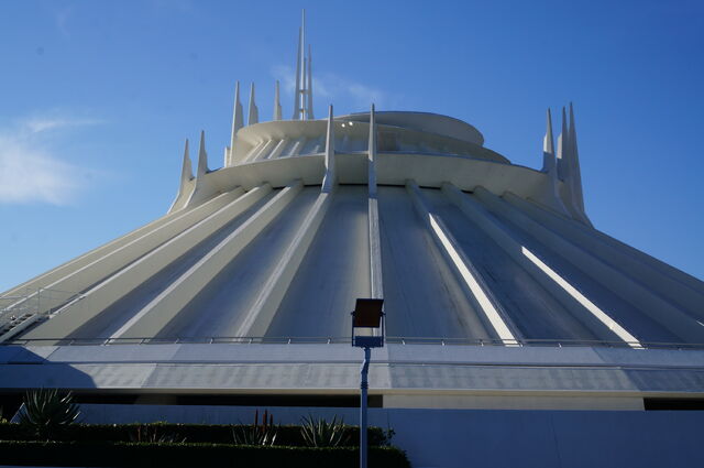 File:Spacemoutainanaheim.jpg