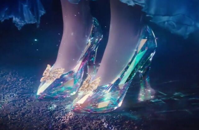 File:Cinderellas-Glass-Slippers-850x560.jpg