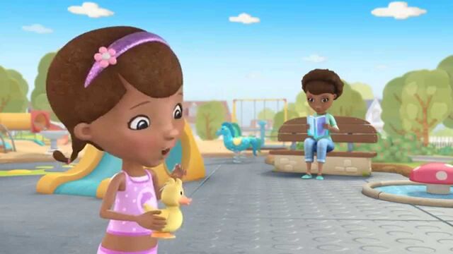 File:Doc, her mom and Marvin.jpg