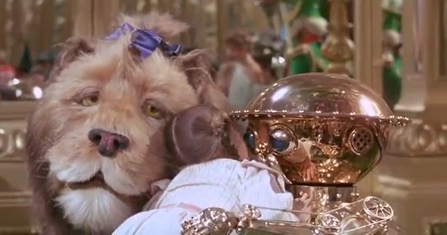 File:Lion with Dorothy.png