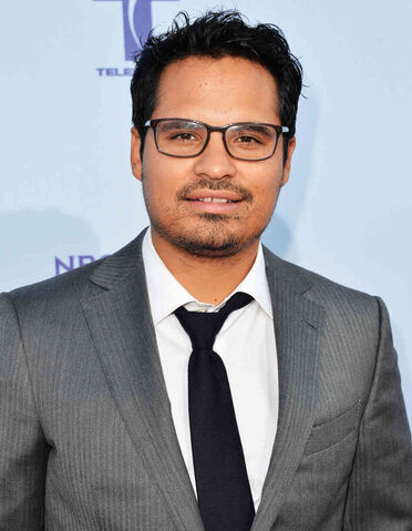 File:Michael Peña.jpg