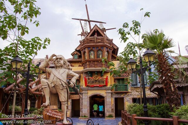 File:Barbossa's Bounty Shanghai.jpg