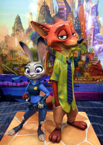 File:Judy and Nick Statue.jpg