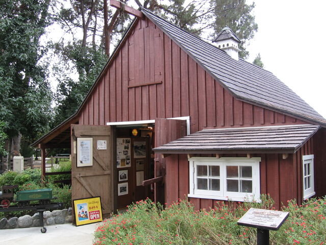 File:WaltsBarn.jpg