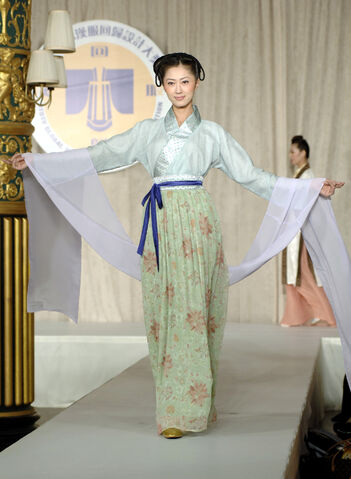 File:Hanfu-03.jpg