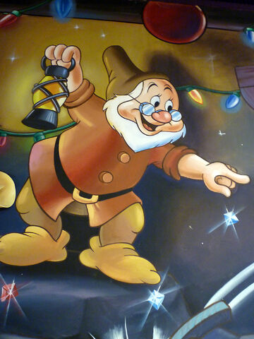 File:2012xmasdwrfsmural3.jpg