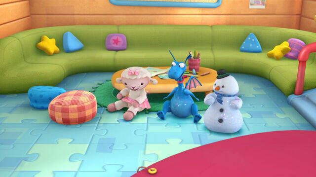 File:Lambie, stuffy and chilly2.jpg