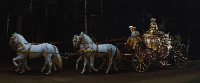 File:Cinderell-2015-disneyscreencaps.com-6047.jpg