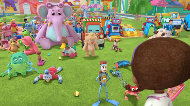 File:Doc with all of the hurt toys2.jpg