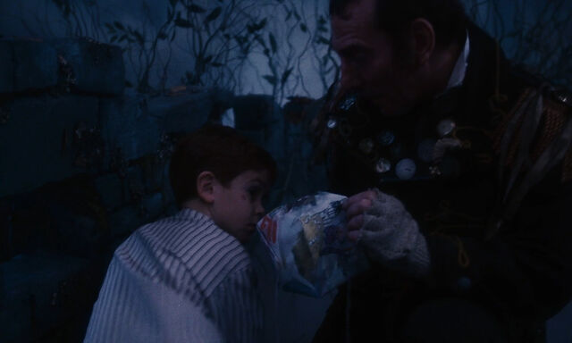 File:James-giant-peach-disneyscreencaps com-1420.jpg