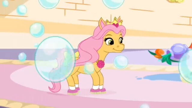 File:Petite skate cleaning.jpg