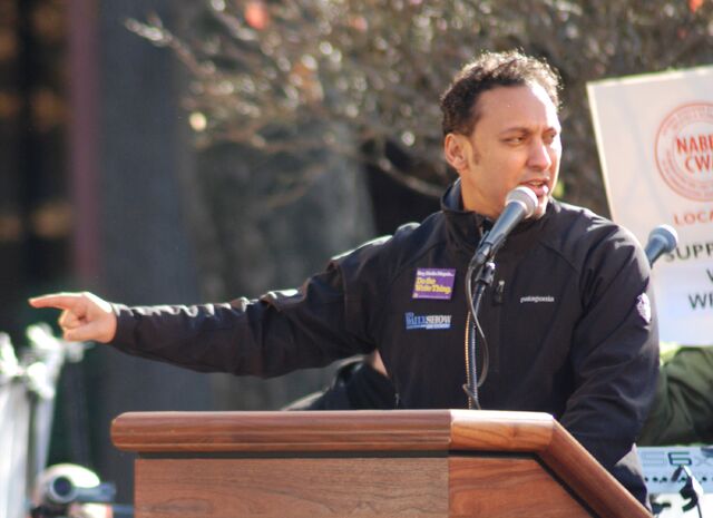 File:Aasif Mandvi crop.jpg
