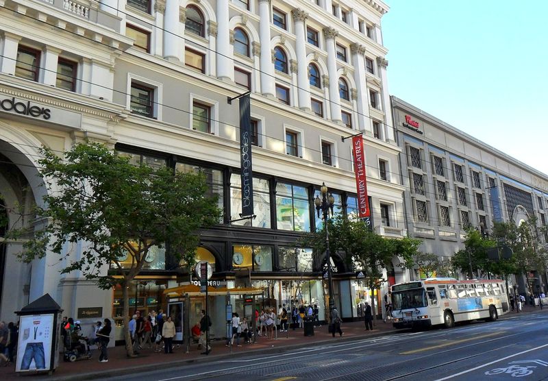 San francisco market street shopping A lifetime in San Francisco wouldn’t be enough to see the city’s countless wonders. That’s why we’ve selected experiences that everyone from the first-time traveler to the frequent visitor will love. Here’s where to shop, eat, stay, and explore in the Golden City.