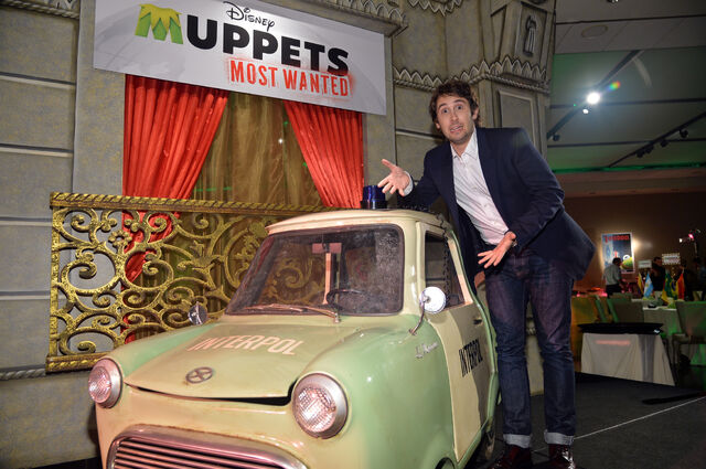 File:MuppetsMostWanted-WorldPremiere-JoshGroban-(2014-03-11).jpg