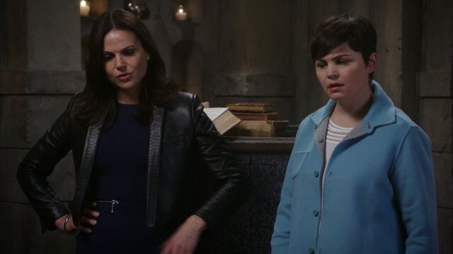 File:Once Upon a Time - 5x06 - The Bear and the Bow - Snow and Regina.jpg