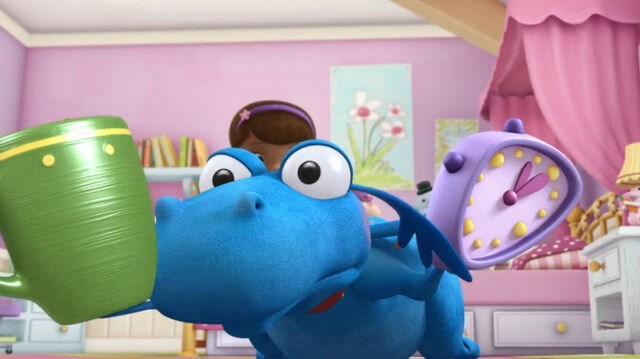 File:Stuffy with cup and clock.jpg