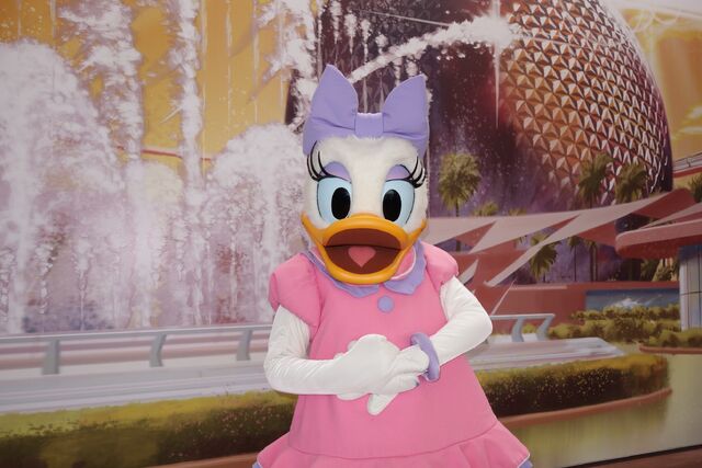 File:Daisy in EPCOT.jpg