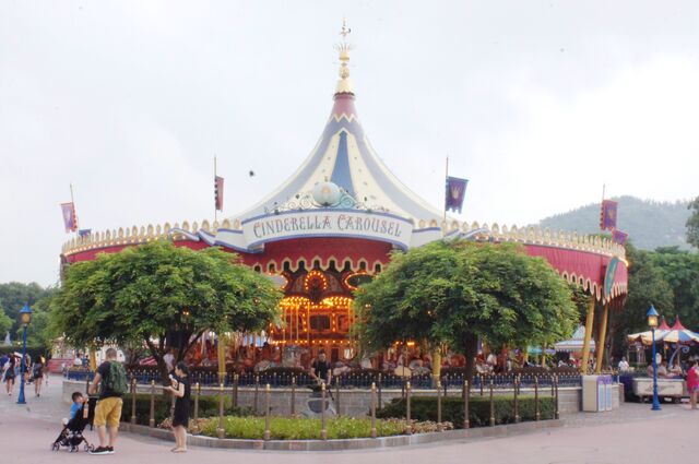 File:HKDL CINDERELLA CAROUSEL.jpg