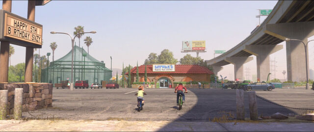 File:Wreck-it-ralph-disneyscreencaps.com-1977.jpg
