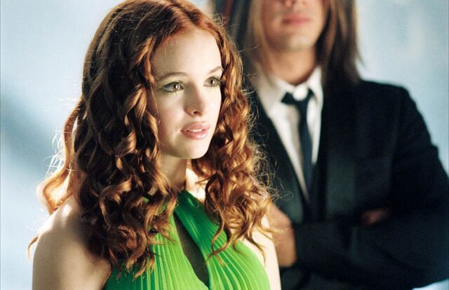 File:Danielle-panabaker-sky-high-eef78.jpg