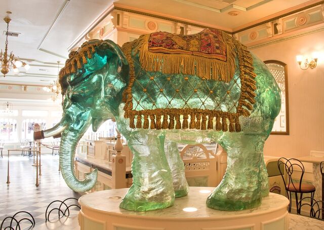 File:The Famous Elephant.jpg