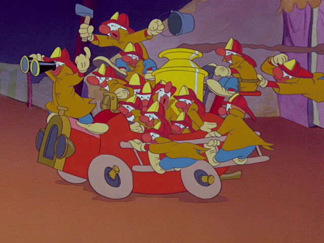 File:Dumbo-disneyscreencaps com-3843.jpg