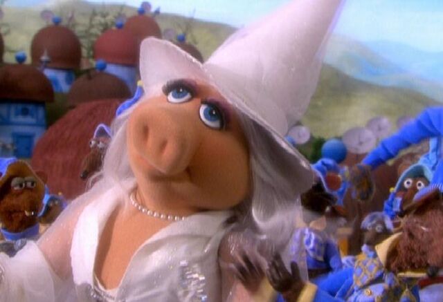 File:PiggyMWOO5.jpg