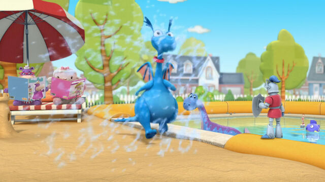 File:Stuffy getting splashed.jpg