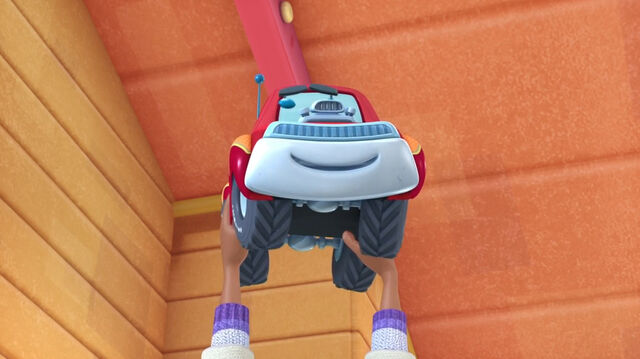 File:Doc tickles tremaine.jpg