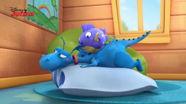 File:Squeakers bounces on stuffy.jpg