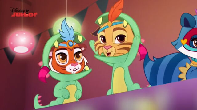 File:Sultan and pounce2.jpg