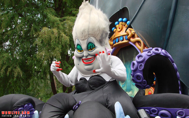File:Ursula-parade-1-12.jpg