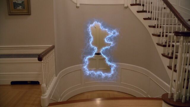 File:Once Upon a Time - 3x18 - Bleeding Through - Door Disappearing 2.jpg