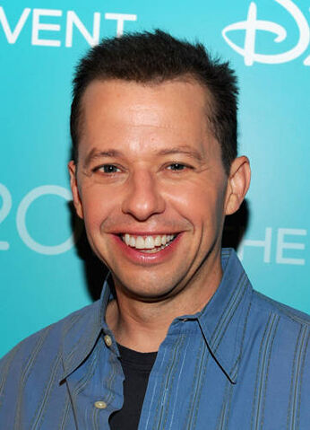 File:Jon-cryer-d23-2011.jpg