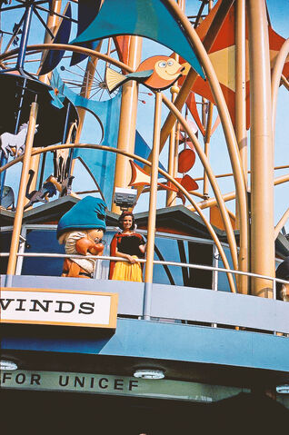 File:Snow White and Doc at the 1964 New York World's Fair.jpg