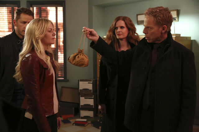 File:OUAT S5 20 14.jpg