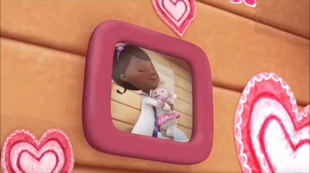 File:Picture frame of doc and lambie.jpg