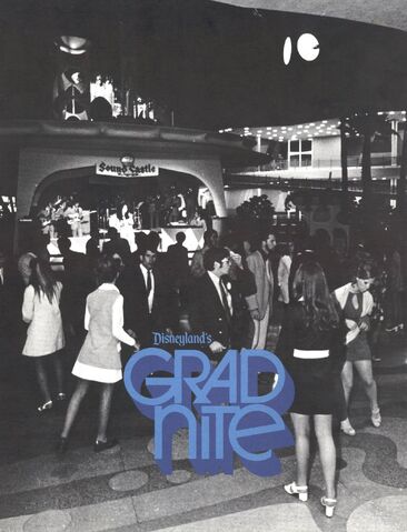 File:Grad nite 71 back.jpg