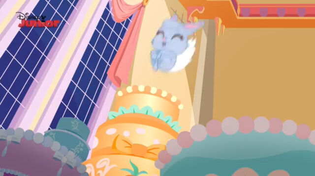 File:Cake-tillion-095.jpg