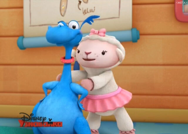 File:Lambie and stuffy.jpg