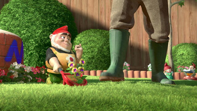 File:Gnomeo-juliet-disneyscreencaps.com-3441.jpg