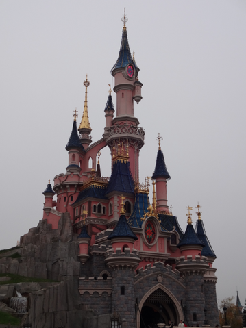 File:Le Château de la Belle au Bois Dormant.png