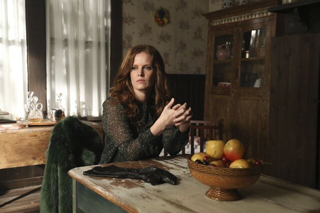 File:Once Upon a Time - 6x09 - Changelings - Photography - Zelena.jpg