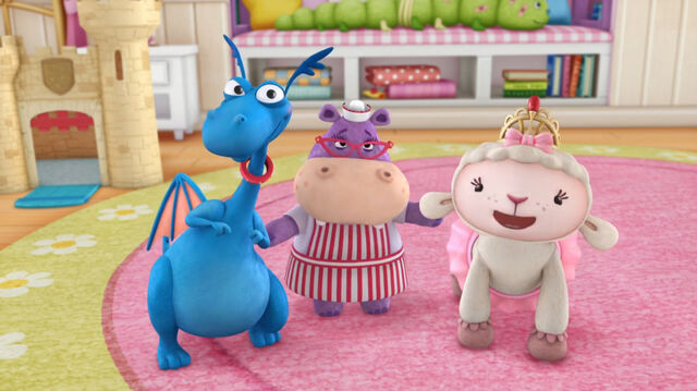 File:Stuffy, hallie and lambie.jpg